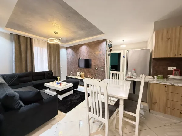 Tirane, jepet me qera apartament 3+1 Kati 3, 92 m² 500 € 