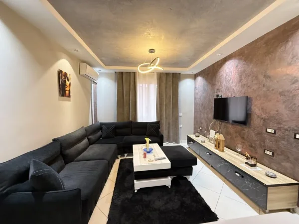 Tirane, jepet me qera apartament 3+1 Kati 3, 92 m² 500 € 