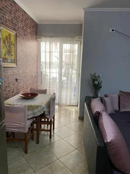 shitet apartament 2+1 , 100 m² 162.000 € (fresk)