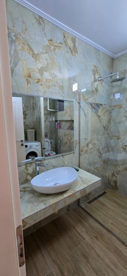 Tirane, jepet me qera apartament 3+1+Ballkon Kati 2, 118 m² 1.000 € (KODRA E DIELLIT)