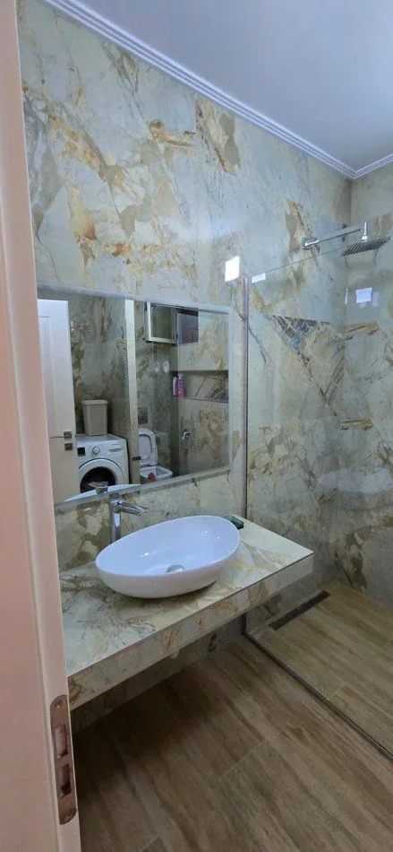 Tirane, jepet me qera apartament 3+1+Ballkon Kati 2, 118 m² 1.000 € (KODRA E DIELLIT)