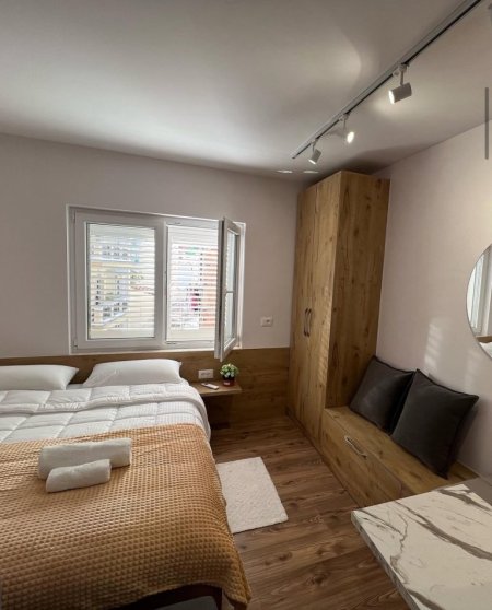 Tirane, jepet me qera garsonier 1+1 Kati 4, 38 m² 570 € (Rr. Zela)