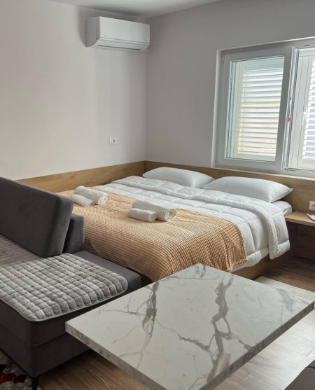 Tirane, jepet me qera garsonier 1+1 Kati 4, 38 m² 570 € (Rr. Zela)