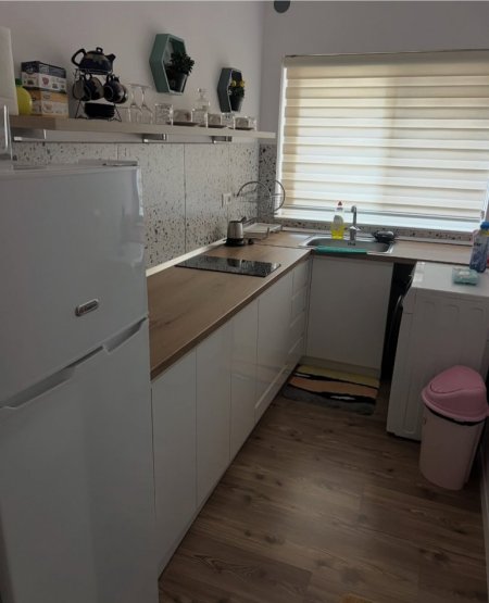 Tirane, jepet me qera garsonier 1+1 Kati 4, 38 m² 570 € (Rr. Zela)
