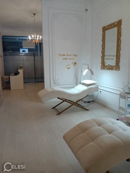 Tirane, jepet me qera ambjent biznesi Kati 2, 80 m² 1.100 € (RRUGA E KAVAJES)