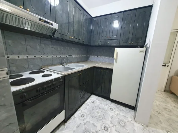 JEPET ME QERA : Apartament 1+1/ Porcelan/Prane universitetit Europian