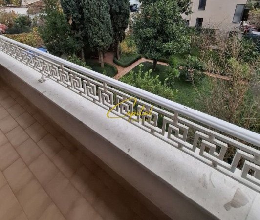 Tirane, jepet me qera apartament 3+1 Kati 1, 115 m² 900 € (ISH TREGU ELEKTRIK)