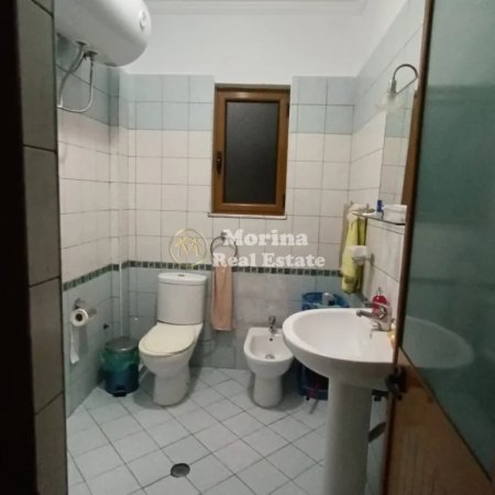 Tirane, jepet me qera shtepi 2+1 Kati 4, 80 m² 500 € (Vilat Gjermane)