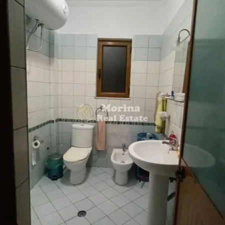 Tirane, jepet me qera shtepi 2+1 Kati 4, 80 m² 500 € (Vilat Gjermane)