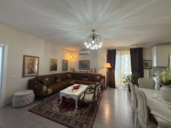 Tirane, shitet apartament 2+1+Ballkon Kati 3, 121 m² 280.000 € (Bulevardi zogu i pare)