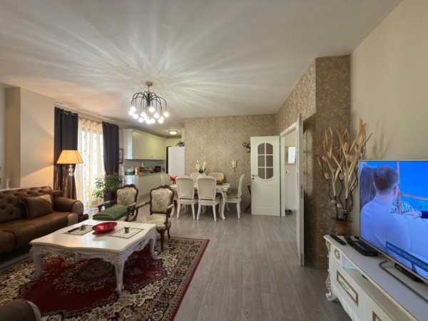 Tirane, shitet apartament 2+1+Ballkon Kati 3, 121 m² 280.000 € (Bulevardi zogu i pare)