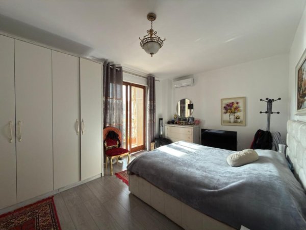 Tirane, shitet apartament 2+1+Ballkon Kati 3, 121 m² 280.000 € (Bulevardi zogu i pare)