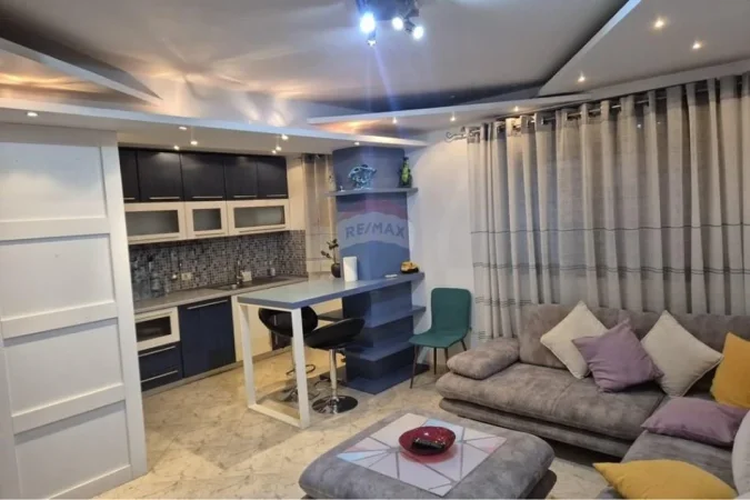 Tirane, jepet me qera apartament 1+1 , 70 m² 550 € (Rruga Kavajes)