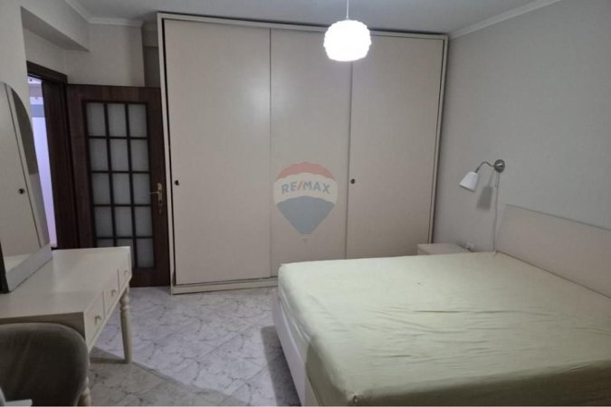 Tirane, jepet me qera apartament 1+1 , 70 m² 550 € (Rruga Kavajes)