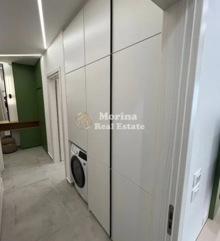 Tirane, jepet me qera apartament 2+1 Kati 3, 85 m² 800 € (Laprake)