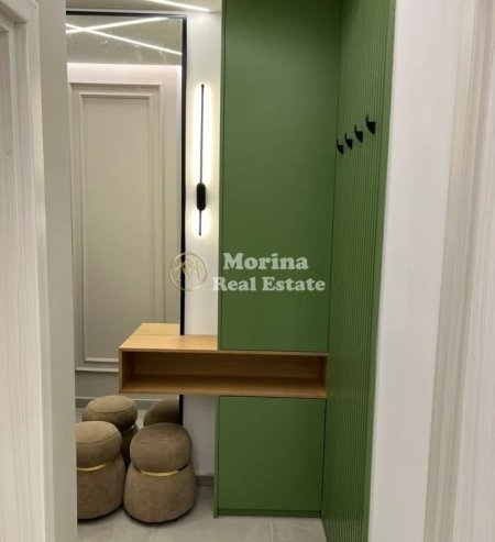 Tirane, jepet me qera apartament 2+1 Kati 3, 85 m² 800 € (Laprake)