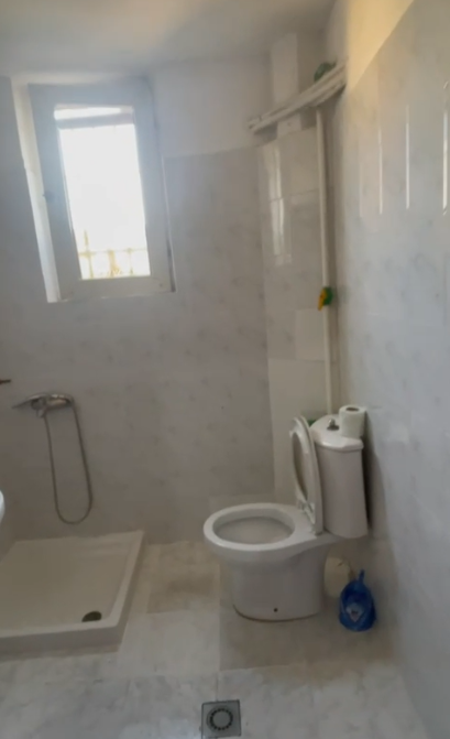 Tirane, jepet me qera apartament 2+1 Kati 4, 75 m² 450 € (RESTORANT DURRSI)