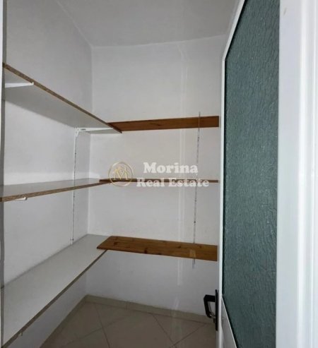 Tirane, jepet me qera apartament 2+1 Kati 3, 75 m² 600 € (Vasil Shanto)