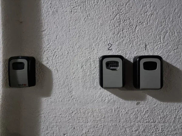 Tirane, jepet me qera apartament 1+1+Aneks Kati 11, 70 m² 800 € (Rruga e Saraceve)