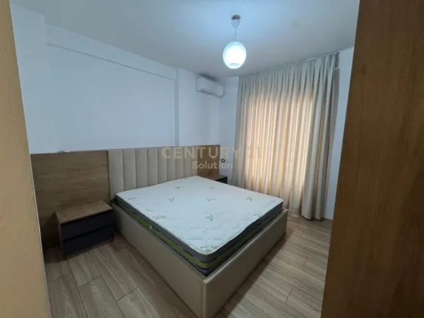 Tirane, jepet me qera apartament 2+1 , 75 m² 520 € (Rruga David Selenica)
