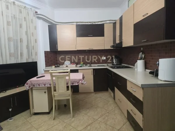 Tirane, shitet apartament 1+1+Ballkon Kati 3, 65 m² 130.000 € 