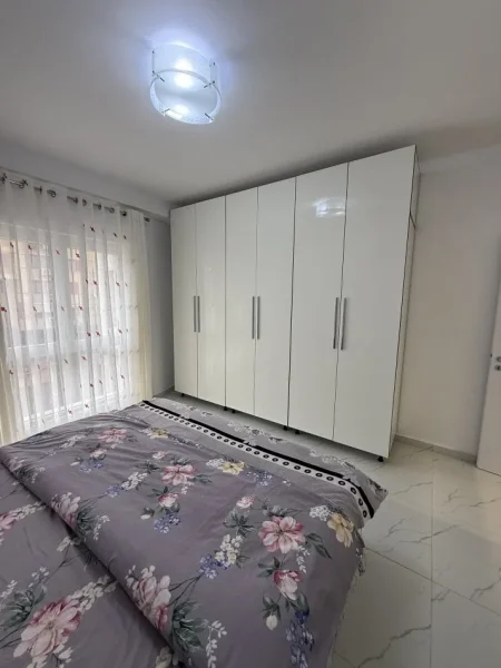 Tirane, jepet me qera apartament 1+1 Kati 1, 65 m² 70.000 € 