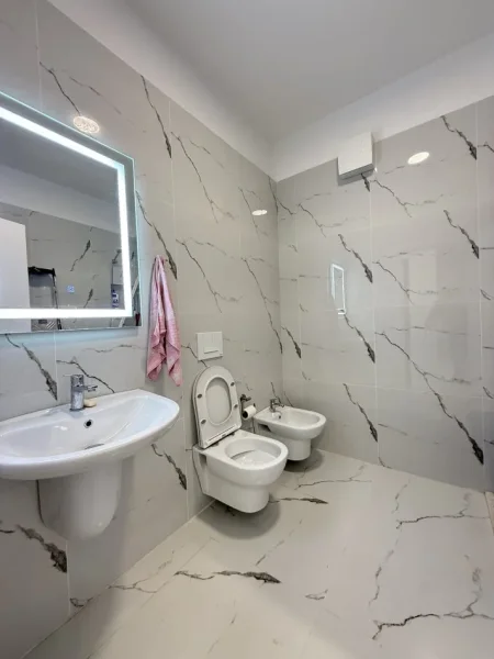 Tirane, jepet me qera apartament 1+1 Kati 1, 65 m² 70.000 € 