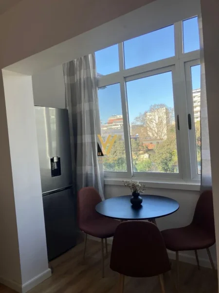 Tirane, jepet me qera apartament Kati 4, 35 m² 500 € (QENDER)