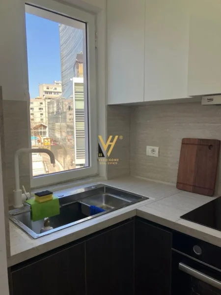 Tirane, jepet me qera apartament Kati 4, 35 m² 500 € (QENDER)