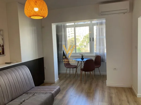 Tirane, jepet me qera apartament Kati 4, 35 m² 500 € (QENDER)