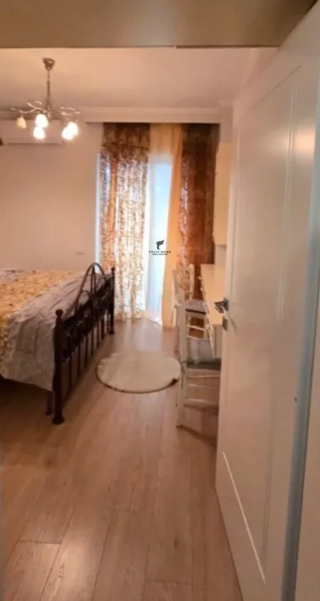 Tirane, jepet me qera apartament 3+1 Kati 2, 118 m² 1.000 € (KODRA E DIELLIT)