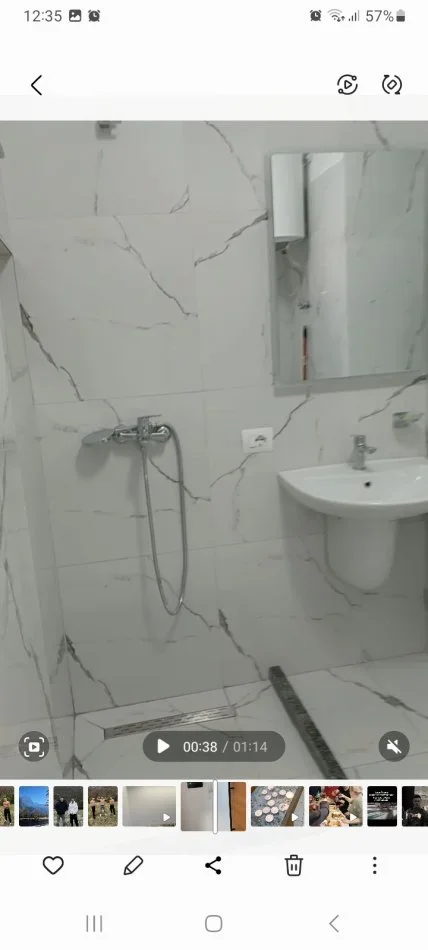 Tirane, jepet me qera apartament 2+1+Ballkon Kati 5, 100 m² 800 € (Rruga Hysni Gerbolli)