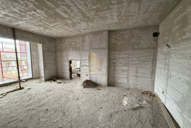 Tirane, shitet apartament 3+1+Ballkon Kati 2, 127 m² 210.000 € (Porcelan)