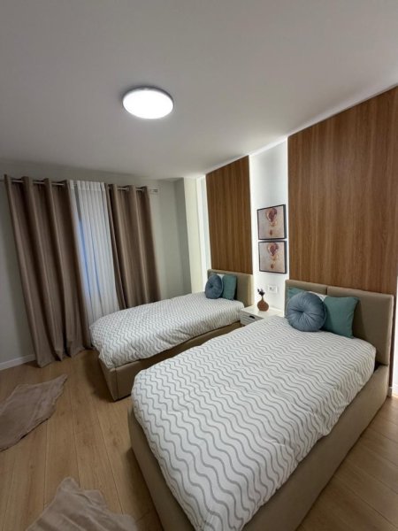 Tirane, shitet apartament 2+1 Kati 8, 116 m² 300.000 €