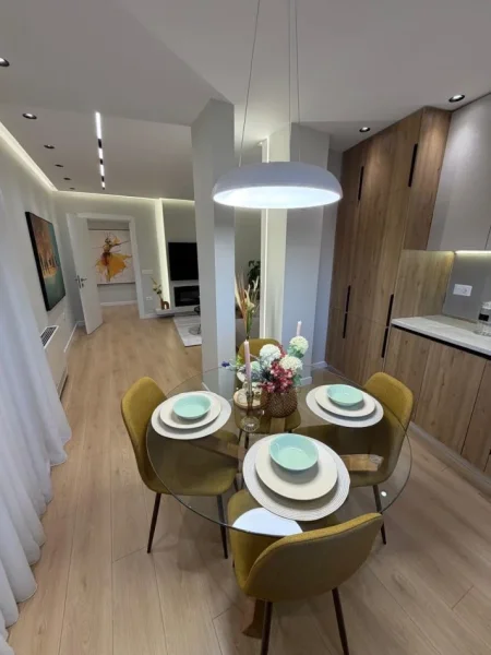 Tirane, shitet apartament 2+1 Kati 8, 116 m² 300.000 €