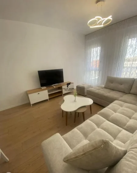 Tirane, jepet me qera apartament 1+1 Kati 3, 74 m² 550 € (5 MAJI)