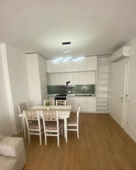 Tirane, jepet me qera apartament 1+1 Kati 3, 74 m² 550 € (5 MAJI)