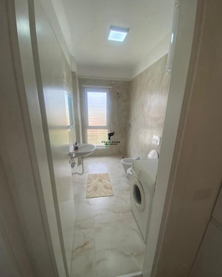 Tirane, jepet me qera apartament 1+1 Kati 3, 74 m² 550 € (5 MAJI)