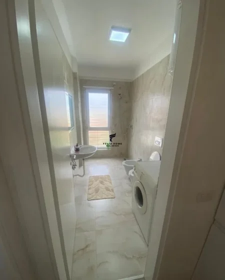 Tirane, jepet me qera apartament 1+1 Kati 3, 74 m² 550 € (5 MAJI)