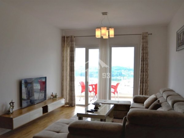 Tirane, jepet me qera apartament 2+1+Ballkon Kati 4, 110 m² 1.000 € (MBI KOPSHTIN BOTANIK)