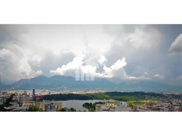 Tirane, jepet me qera apartament 2+1+Ballkon Kati 4, 110 m² 1.000 € (MBI KOPSHTIN BOTANIK)