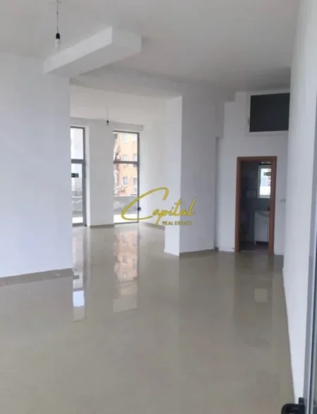 Tirane, jepet me qera ambjent biznesi Kati 0, 120 m² 1.000 € (ASTIR)