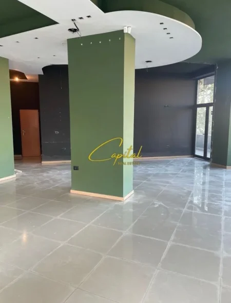 Tirane, jepet me qera ambjent biznesi Kati 0, 120 m² 1.000 € (ASTIR)