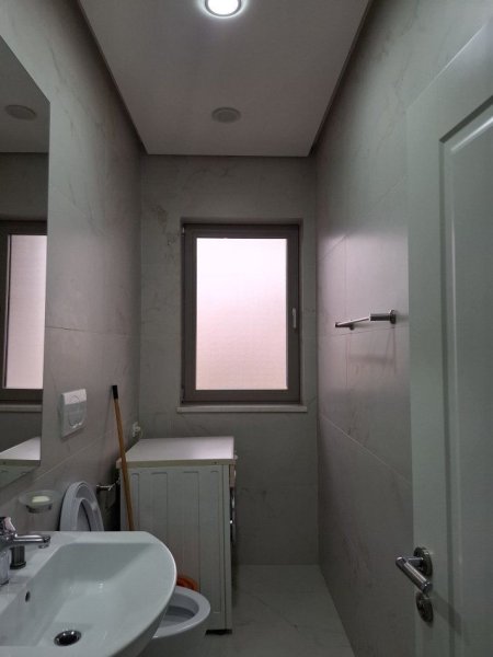 Tirane, jepet me qera apartament 3+1+Aneks+Ballkon Kati 1, 115 m² 900 € (ALI DEMI)