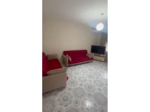 Tirane, jepet me qera apartament 1+1 Kati 3, 59 m² 450 € (Porcelan)