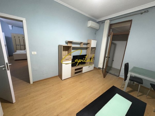 Tirane, jepet me qera apartament 1+1 Kati 2, 60 m² 500 € (ALI DEMI)