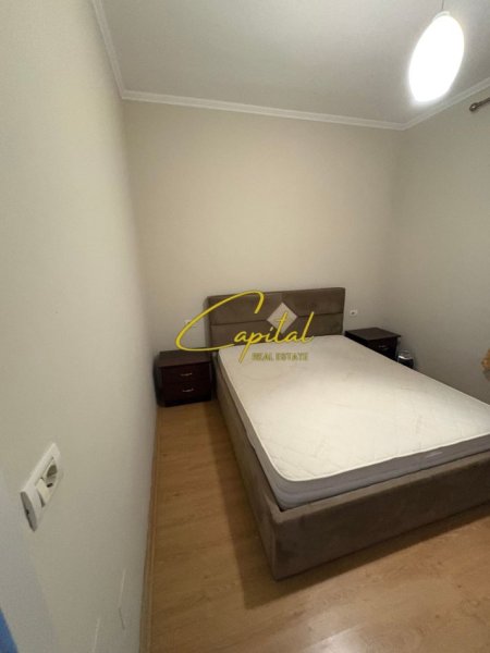 Tirane, jepet me qera apartament 1+1 Kati 2, 60 m² 500 € (ALI DEMI)