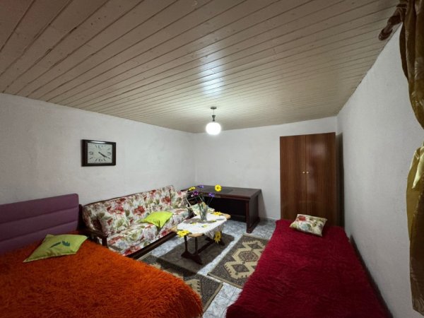 Tirane, jepet me qera shtepi 1+1+Aneks Kati 2, 78 m² 350 € (ne rrugen e Dibres Tirane.)