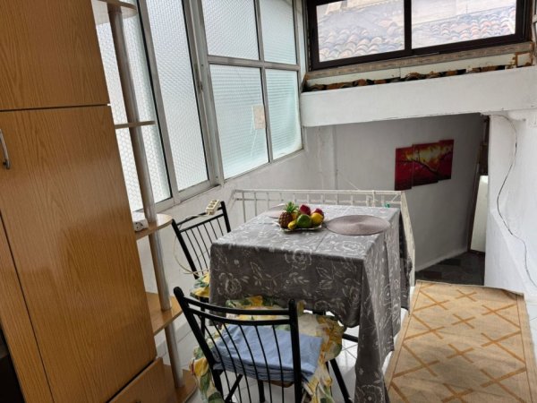 Tirane, jepet me qera shtepi 1+1+Aneks Kati 2, 78 m² 350 € (ne rrugen e Dibres Tirane.)