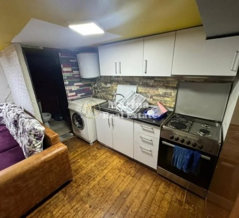 Tirane, jepet me qera apartament duplex 1+1 Kati 1, 49 m² 300 € (Astir)